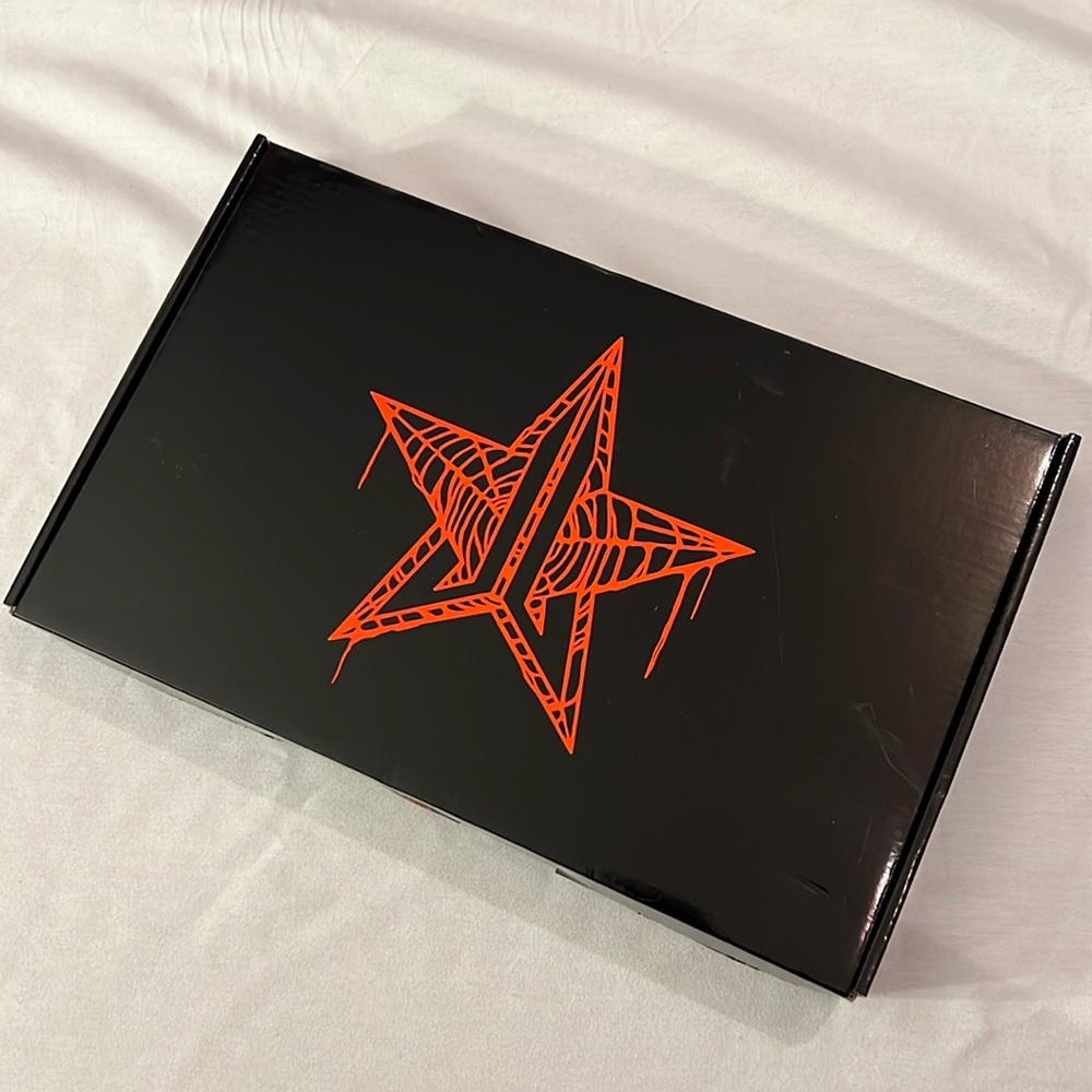 Jeffree Star Spider Weirdo Hand Mirror Halloween Box Exclusive Black Soft Touch